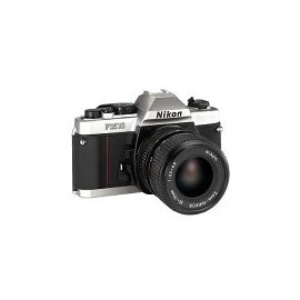 NIKON FM10 35mm Camera Kit