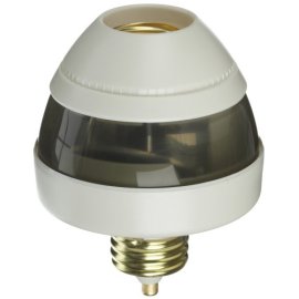First Alert® PIR720R 360° Hands-Free Light Socket w/Motion Sensor
